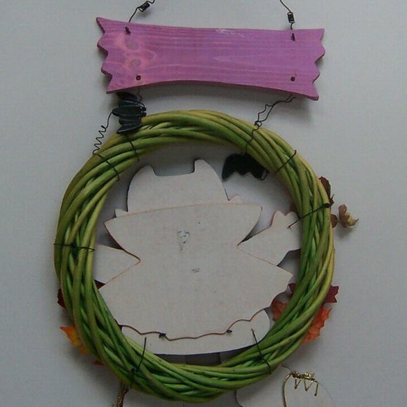 HALLOWEEN Dracula Welcome Friends Wreath - Picture 4 of 4